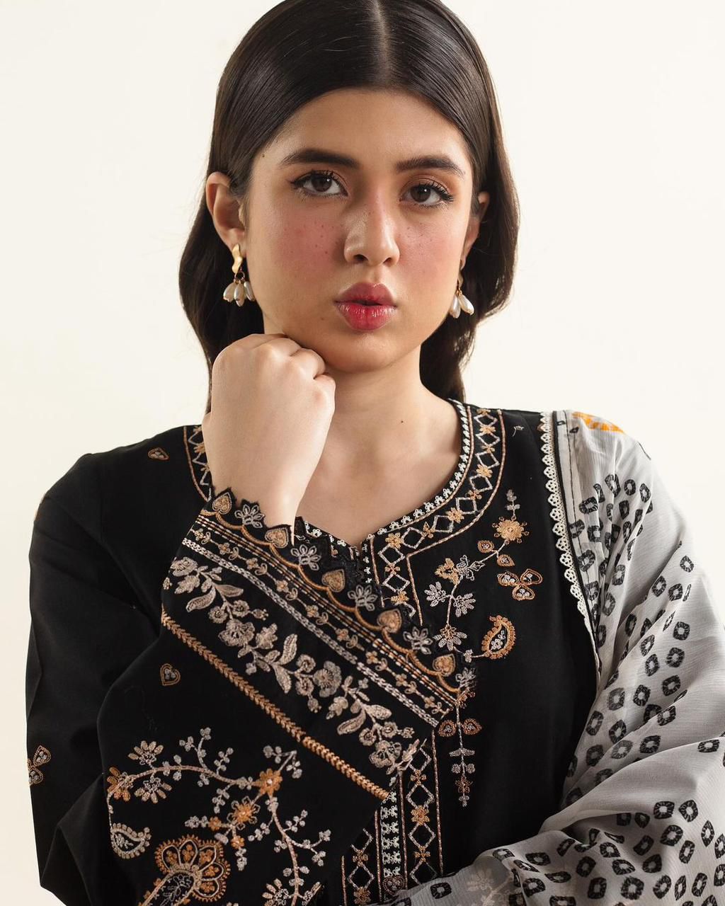 ZARA SHAHJAHAN  Top Hit And Trending Article 3Pc Unstitched Heavy In Winter Collection