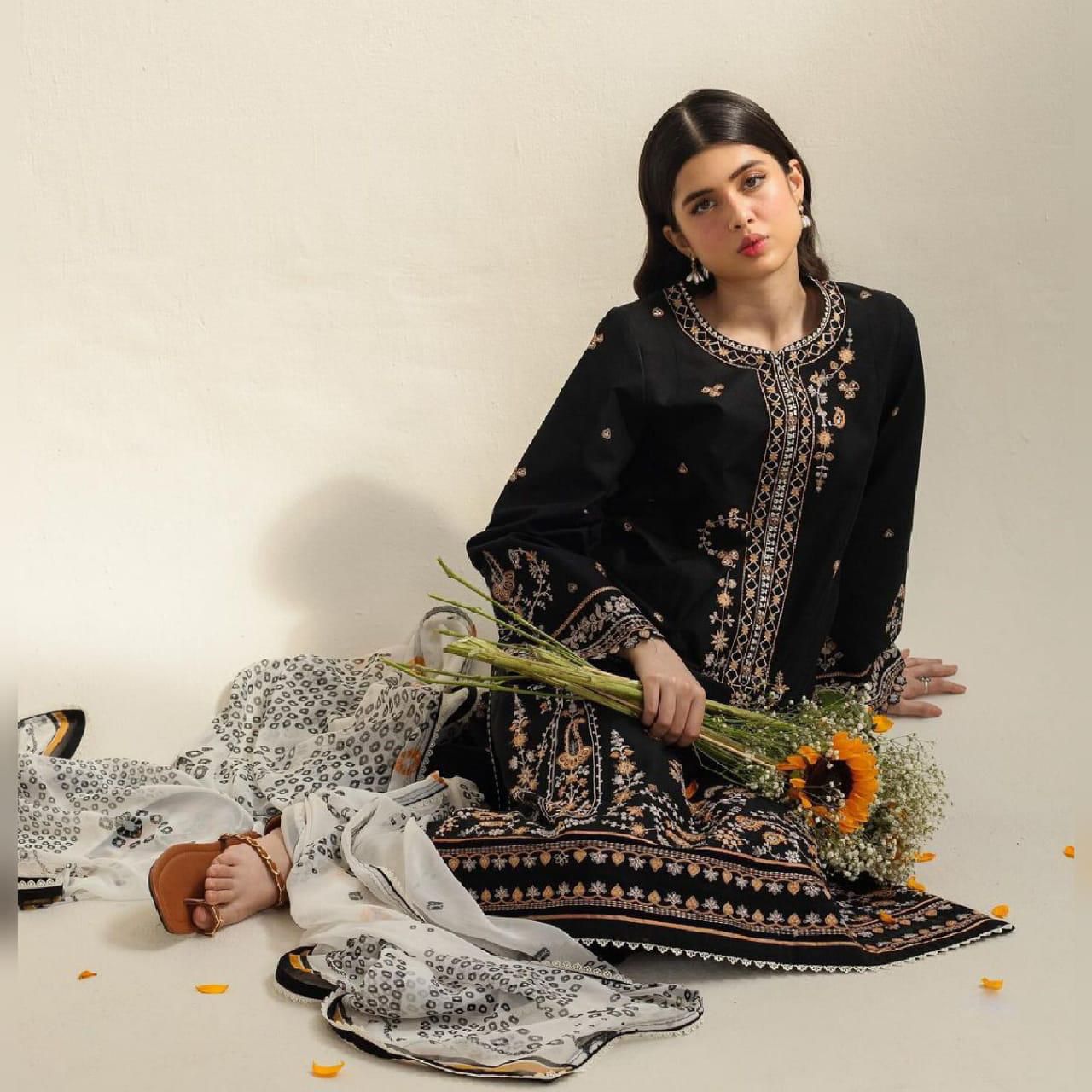 ZARA SHAHJAHAN  Top Hit And Trending Article 3Pc Unstitched Heavy In Winter Collection